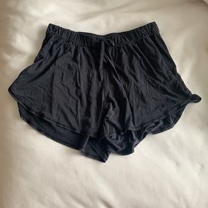 Lululemon principal dancer short